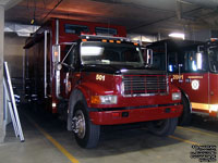 501 (renumbered from 1701) - Drummondville, Quebec - Unit� de service 1998 International 4900 Utility Truck