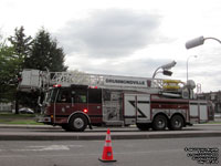 701 - Drummondville, Quebec - �chelle 2007 E-One (95 ft) Ladder